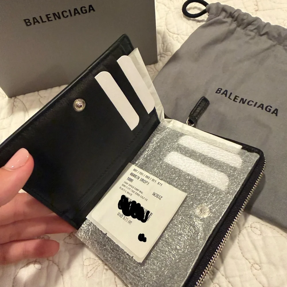 Balenciaga Black Croc Zip Wallet - Picture 4 of 4
